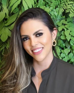 Poliana Borba Mascarenhas - Dentística / Prótese